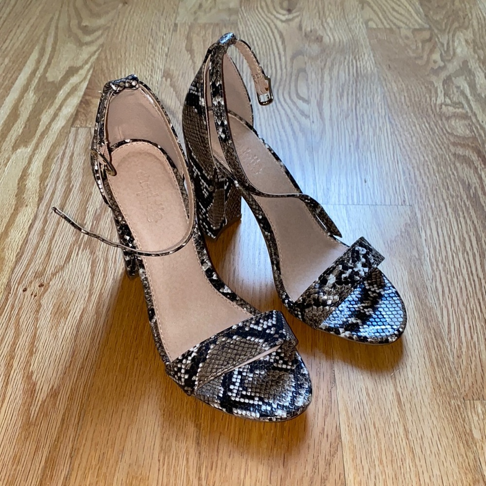 EXCELLENT snake skin heels